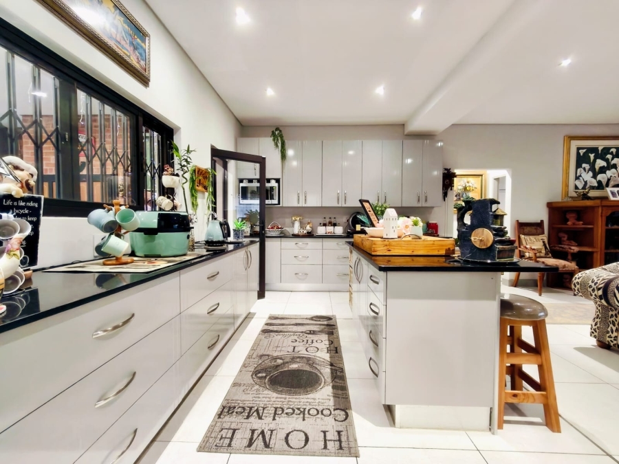 3 Bedroom Property for Sale in Mooivallei Park North West